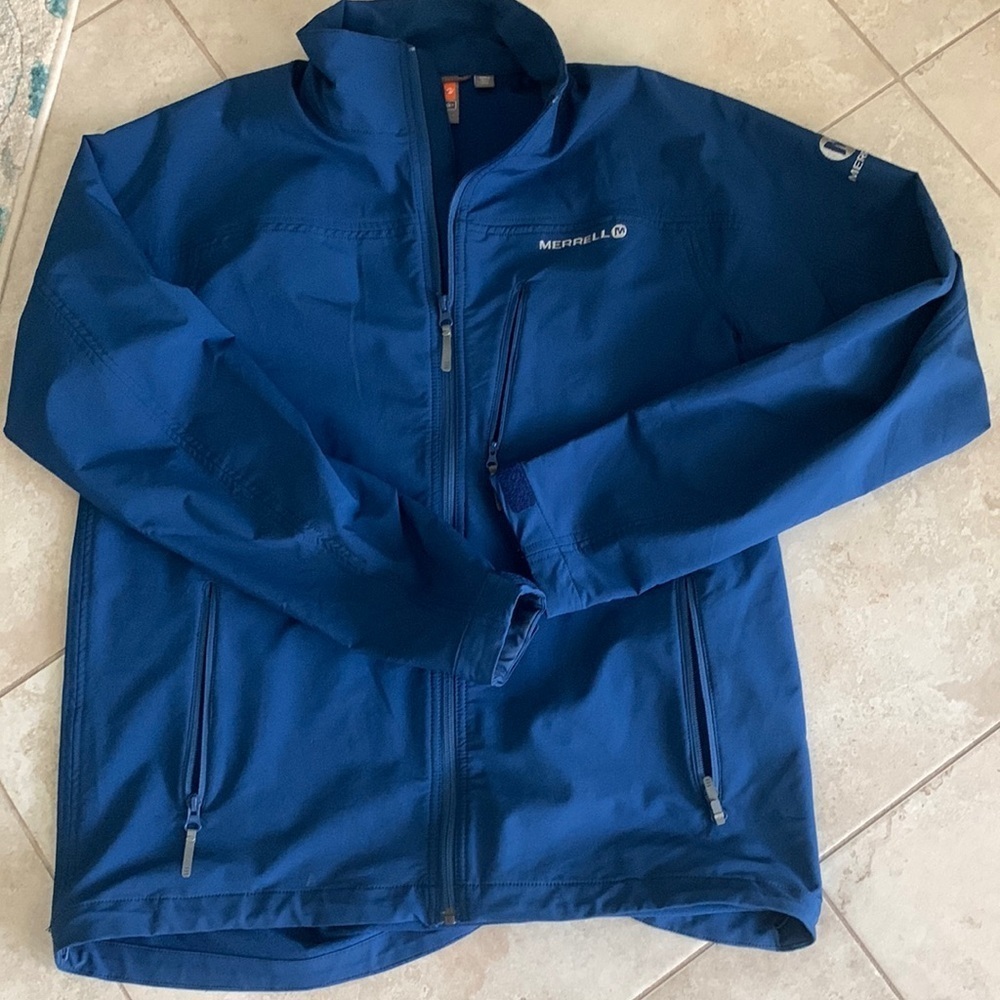 Merrell like new jacket- size large